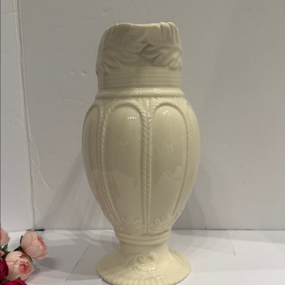 Two's Company vintage pitcher jug vase 9 inch cream color porcelain - Picture 6 of 10